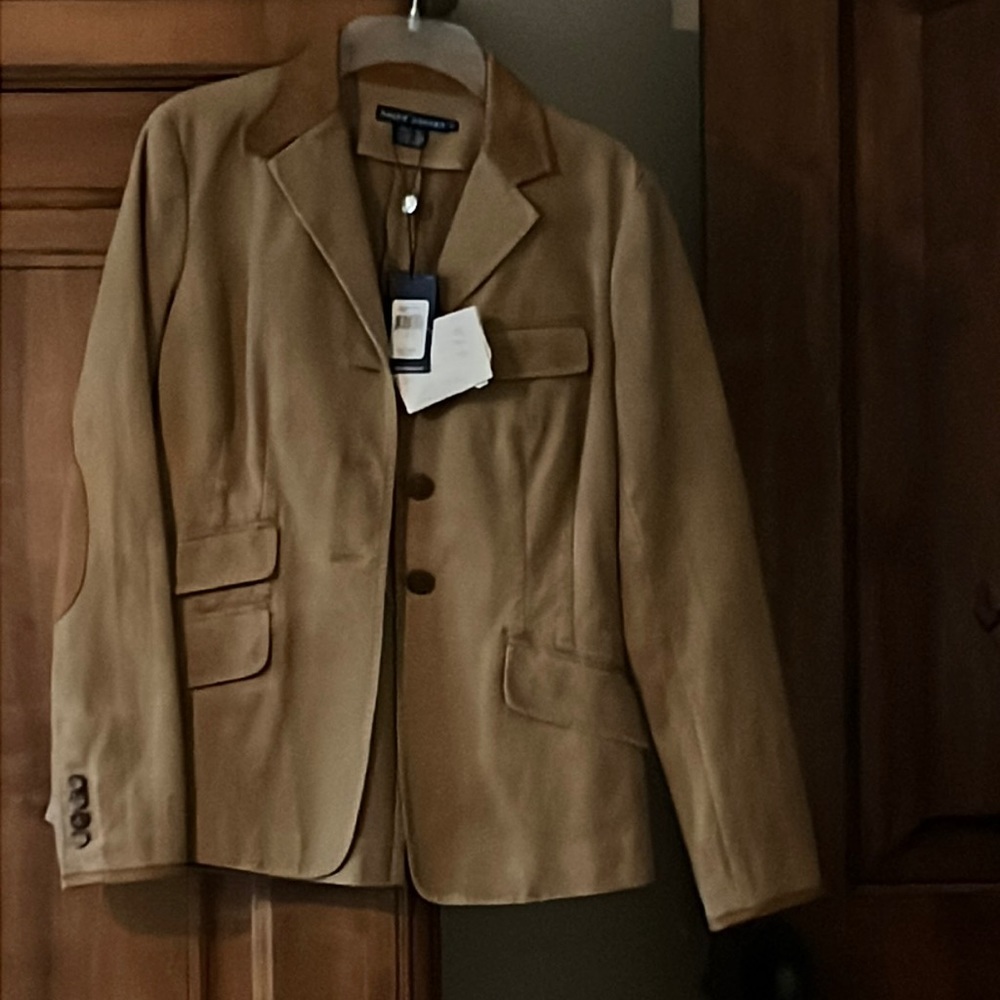 Jacket Ralph Lauren Size 6. NeverWorn. Tags still on. Was given as a gift.